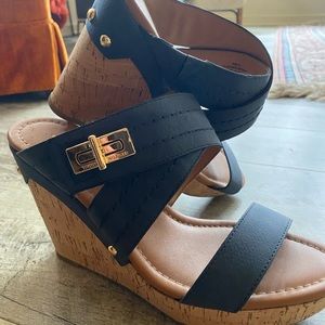 Tommy Hilfiger navy platform sandals size 8